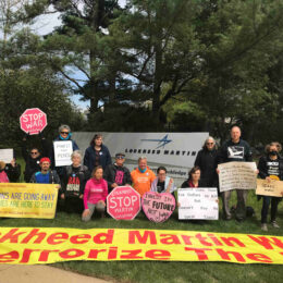 #StopLockheedMartin için Küresel Seferberlik, Yıllık Genel Toplantısı sırasında Lockheed Martin Genel Merkezinde Protesto ve Dilekçe Teslimi ile başladı