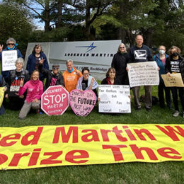 Protestas en todo el mundo apuntan a la compañía de armas más grande del mundo, Lockheed Martin