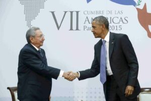 For Biden’s Summit of the Americas, Obama’s Handshake With Raúl Castro Shows the Way