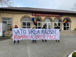 Romanian World BEYOND War Chapter Holds First Protest Against NATO Military Base